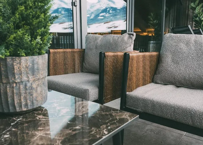 Livalpin Hideaway Апартаменти *