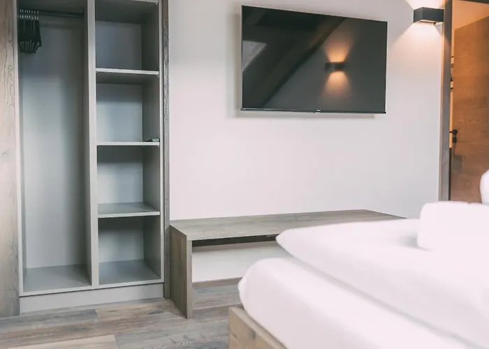 Апартаменти Livalpin Hideaway *